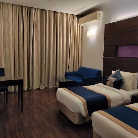Bel-La Monde Hotel Chhattarpur South Delhi New Delhi Exterior photo
