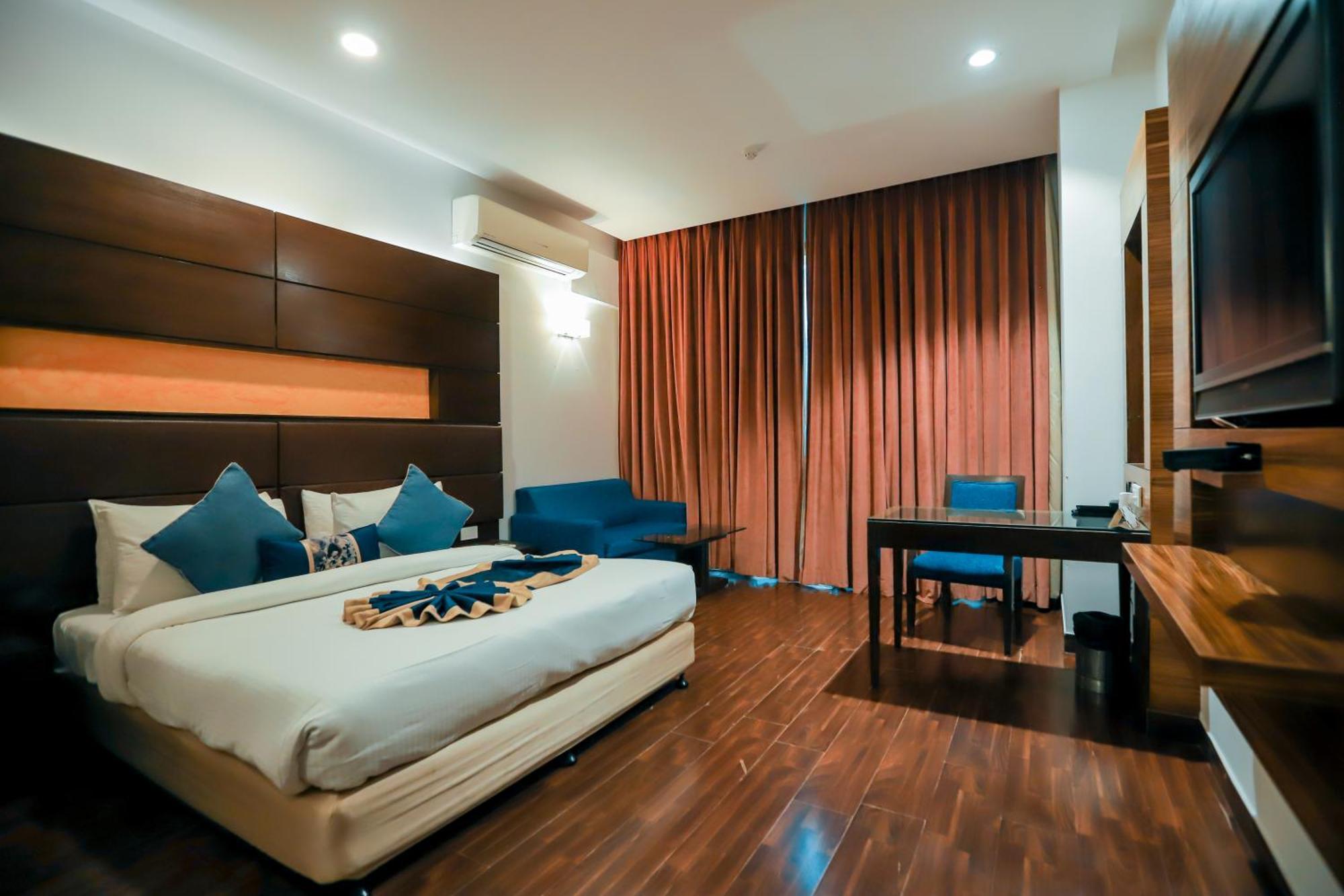 Bel-La Monde Hotel Chhattarpur South Delhi New Delhi Exterior photo