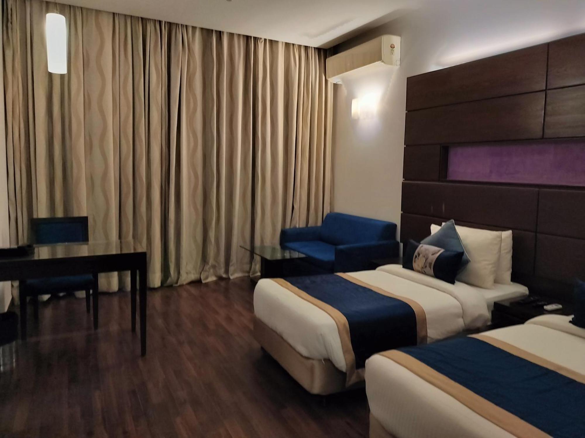 Bel-La Monde Hotel Chhattarpur South Delhi New Delhi Exterior photo