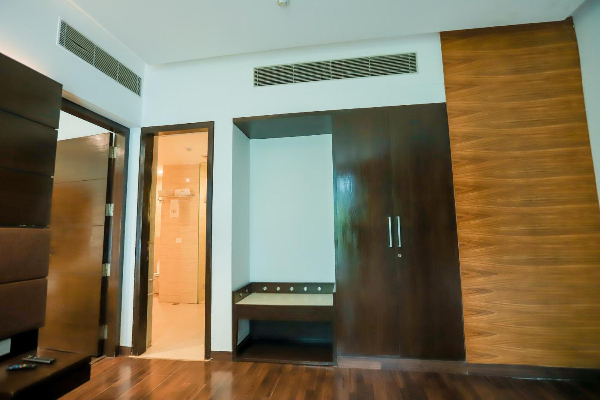 Bel-La Monde Hotel Chhattarpur South Delhi New Delhi Exterior photo