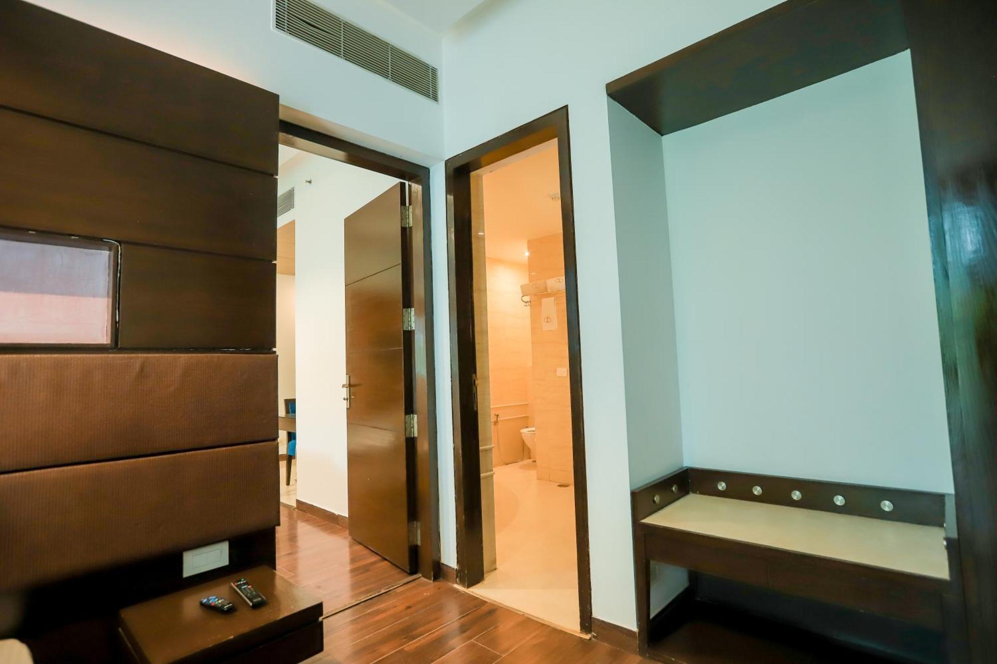 Bel-La Monde Hotel Chhattarpur South Delhi New Delhi Exterior photo