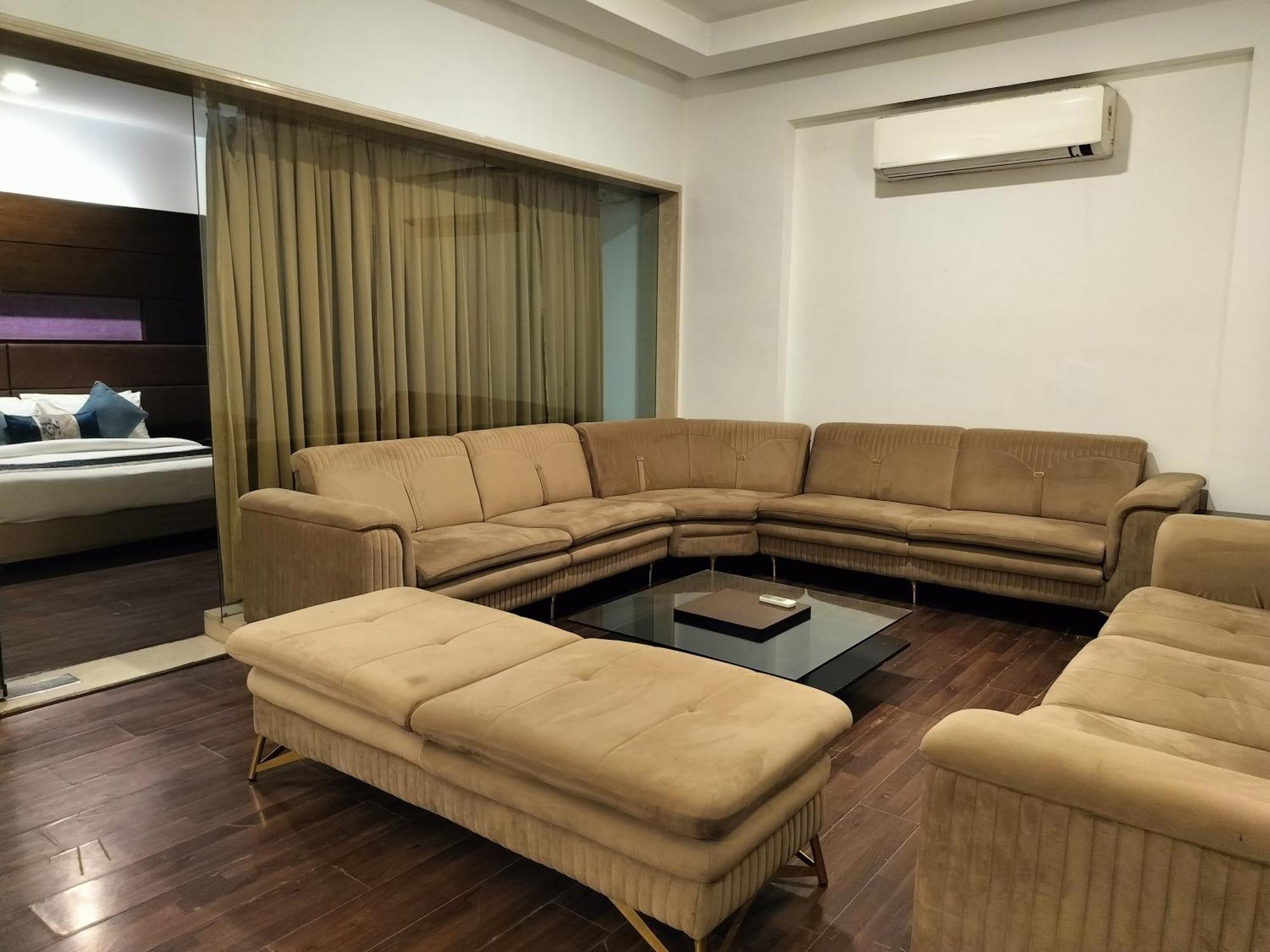 Bel-La Monde Hotel Chhattarpur South Delhi New Delhi Exterior photo